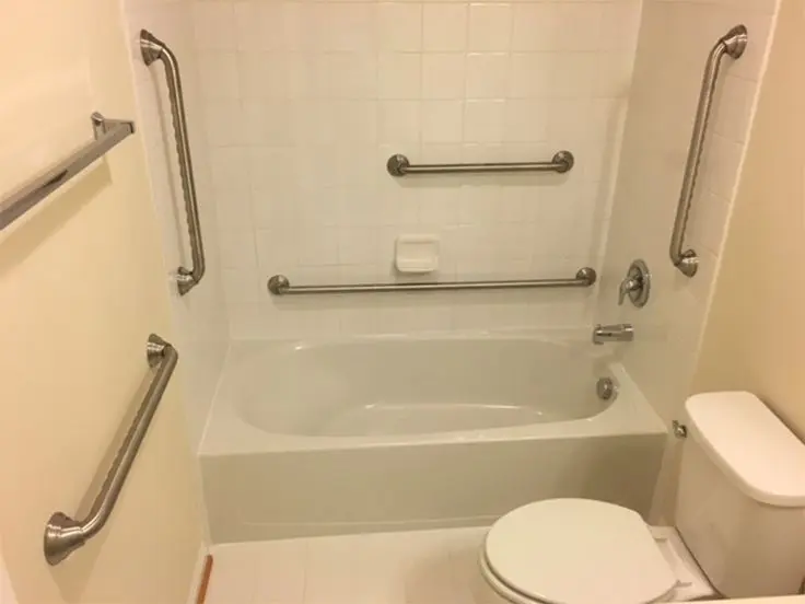 The Best Bathroom Grab Bar Placements Every Issaquah Home Should Have