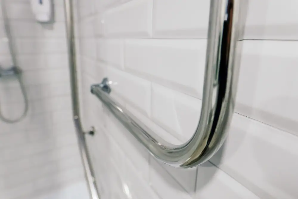 Vertical, Horizontal, or Diagonal Where Shower Grab Bars Belong in Your Redmond Bathroom