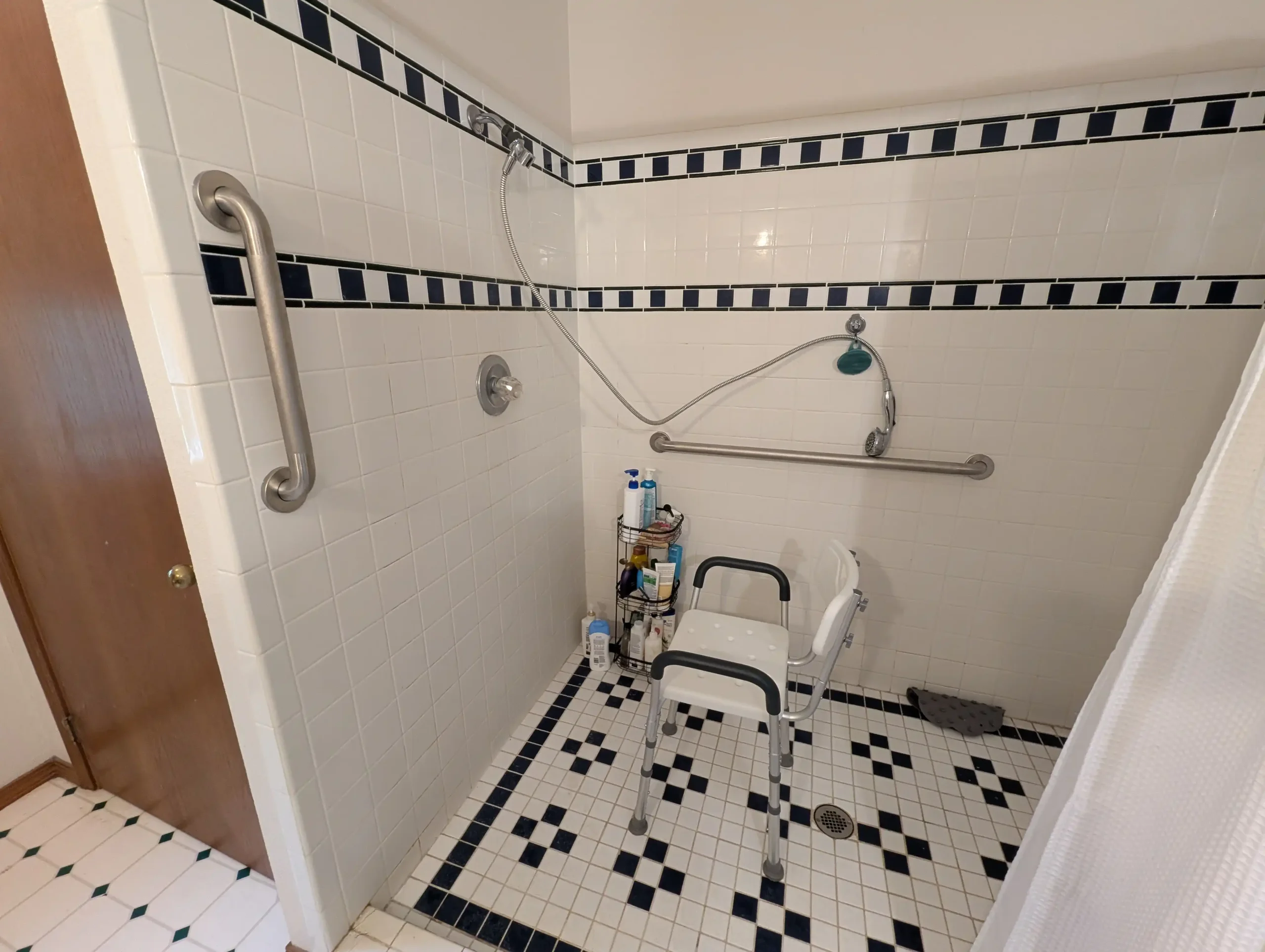 Benefits of Properly Installed Shower Grab Bars
